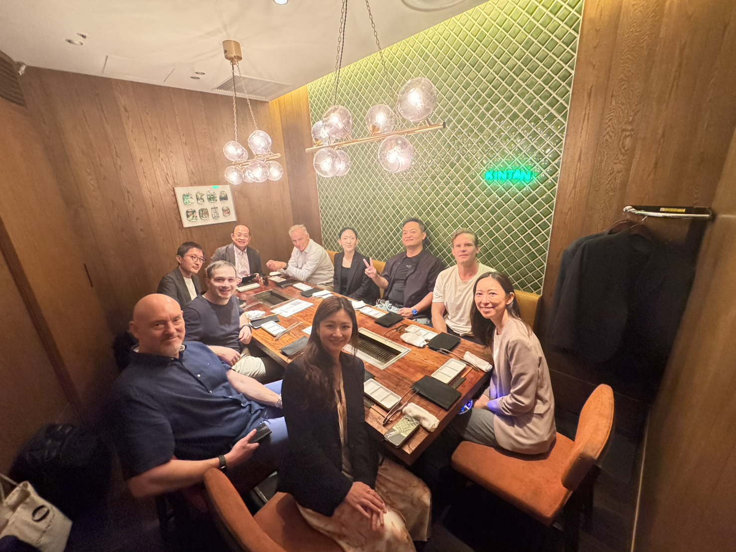 Post-event celebration dinner with fellow participants｜活動後慶功宴交流合照